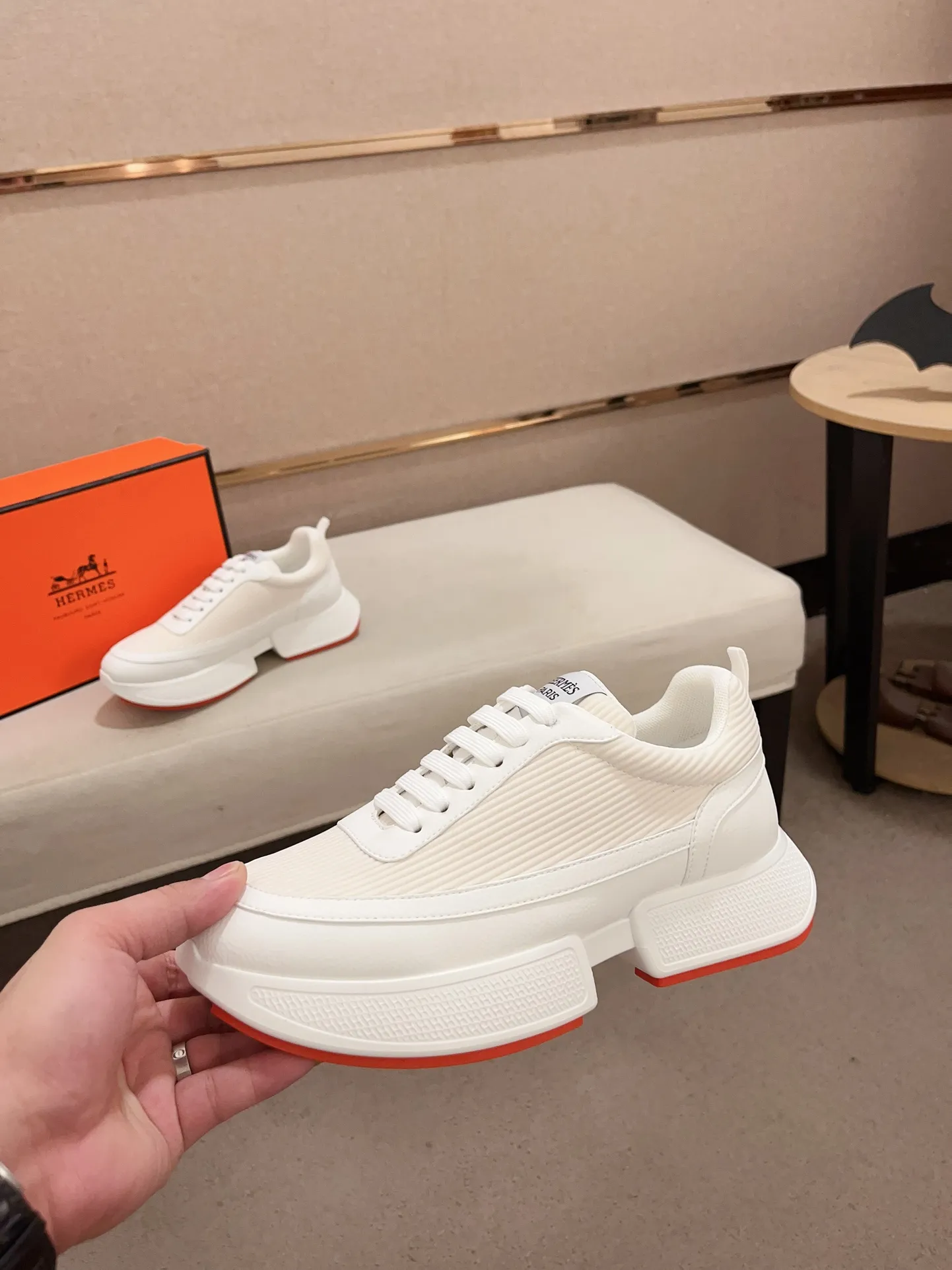 Men's clothing and shoes💰: 440💰《HERMES》【Classic original single version】Hermès; top 🔝purchasing agent🔍🔍men's latest 🇺🇸 counter sales simultaneously, imported from Italy original ▲▲cowhide ▲▲ (high-end, nobility, class) ) Exquisite workmanship (Italian 🇮🇹 imported water-dyed 🐂 cowhide lining) sole: original sole provided by the original factory, ⚠️exclusive double-layer activity·TPR·rubber·combined molded outsole; super comfortable·wear-resistant·non-slip·environmental protection The real thing is more beautiful if you take the real thing (high quality, follow the order). You can enter and exit the counter at will * Number of yards: 38-44 (45 can be customized and cannot be returned or exchanged)
